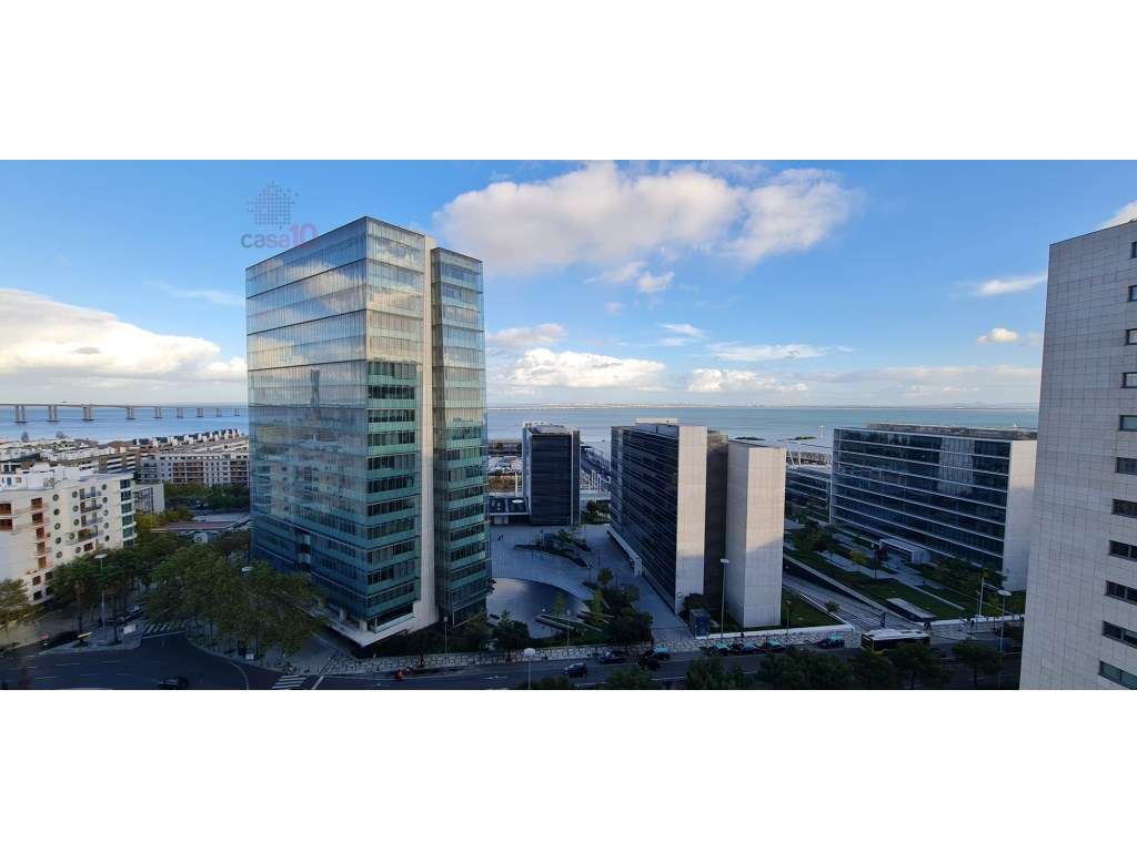 Arrenda-se fabuloso T2 com vista rio no Parque das Nações - Grande imagem: 4/30