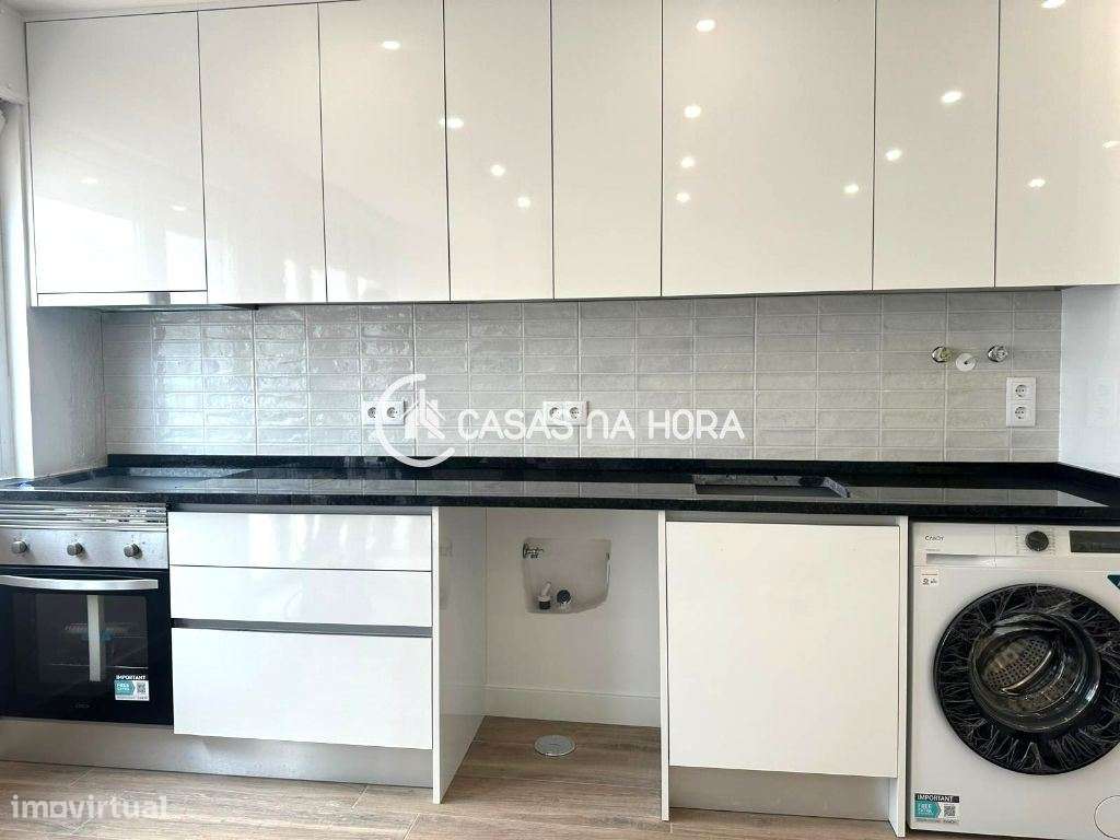 Apartamento T3 com Terraço de 52m2 no Feijó, remodelado - Grande imagem: 2/16