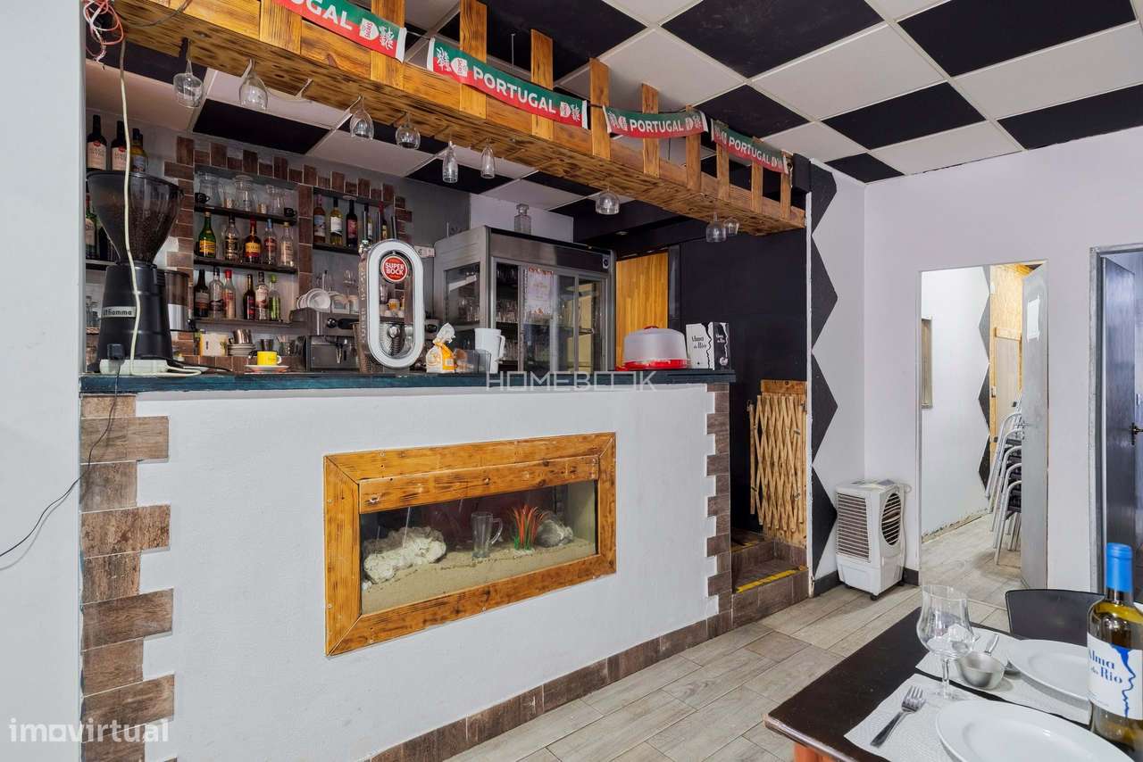 Loja na Avenida Bento de Jesus Caraça-16