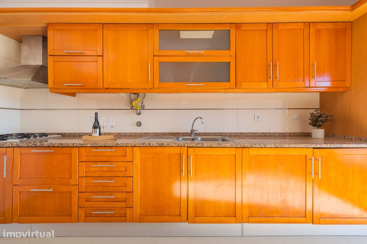 Apartamento T2 na Quinta do Conde com areas de 136m2-16