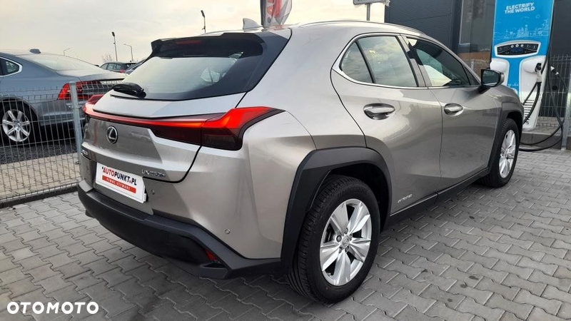 Lexus UX - 8