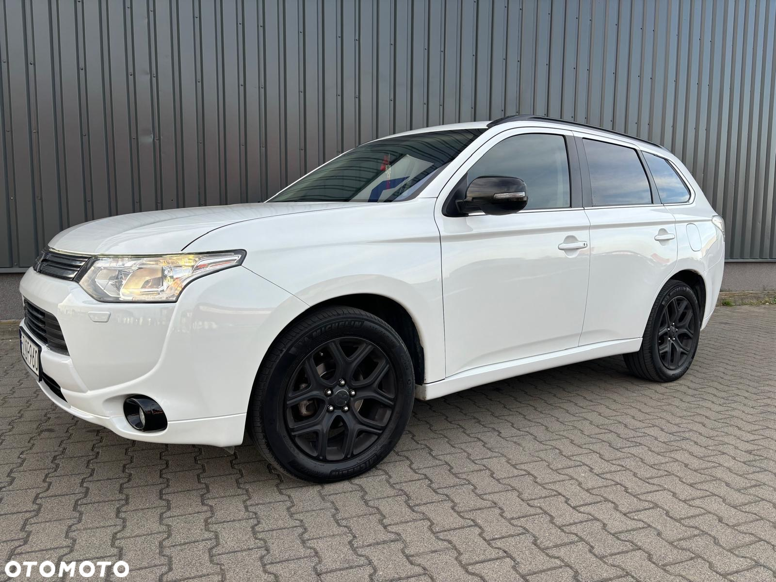 Mitsubishi Outlander 2.0 4WD Plug-In Hybrid - 17