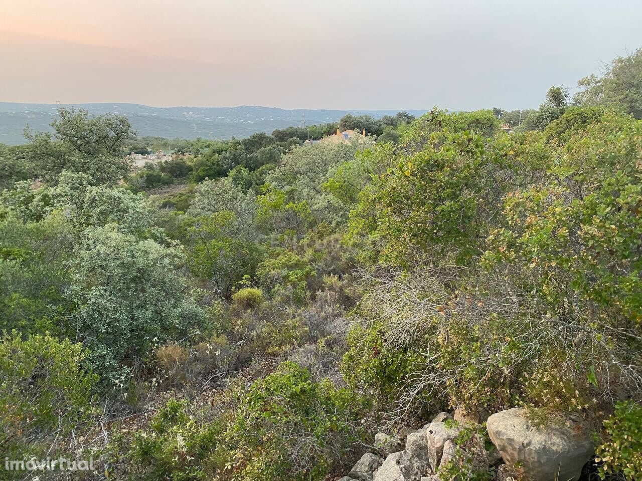 Lote de Terreno de 5800 m2 em Goldra, Loulé, com Vista Magnífica para