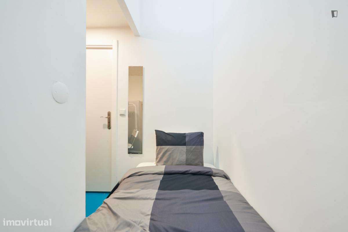 Quarto - localizado em Entrecampos Lisbon - Grande imagem: 4/9