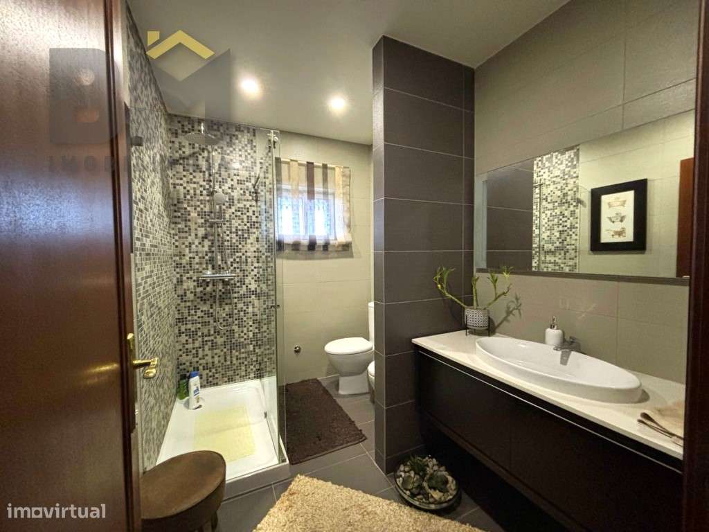 Moradia T4 com 5000m2 de terreno - Escalos de Baixo (Castelo Branco)-13