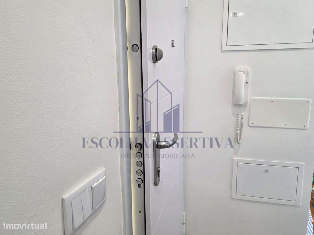Apartamento T3 remodelado, com vista desafogada-29