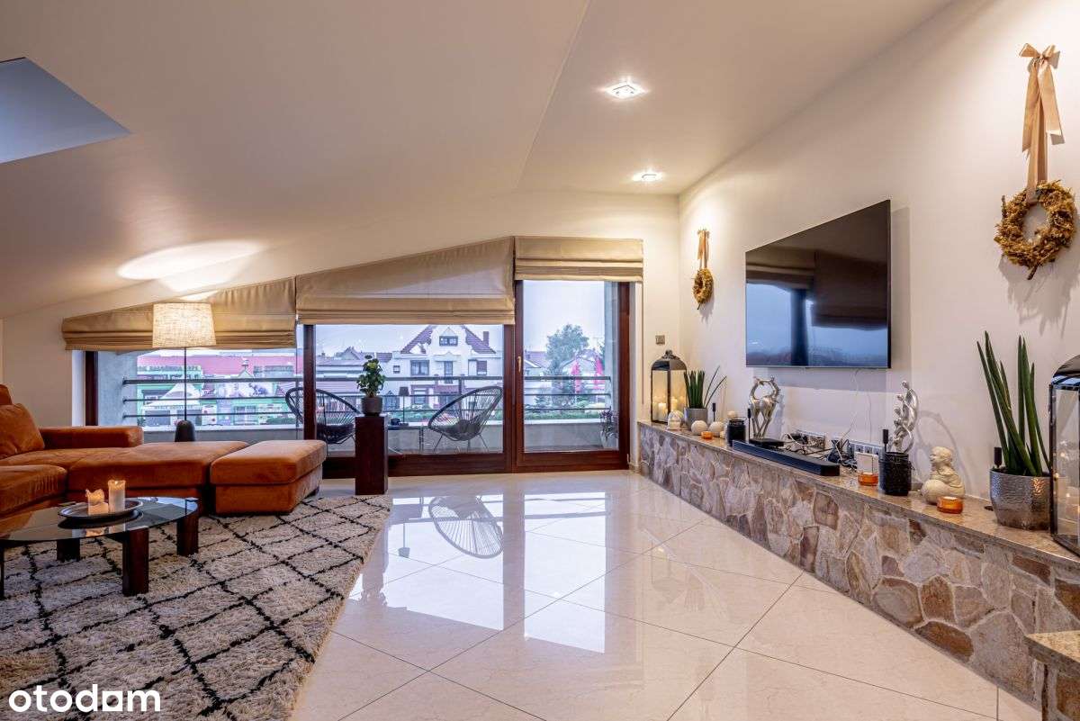 Elegancki dom z częścią biurowo-magazynową-11