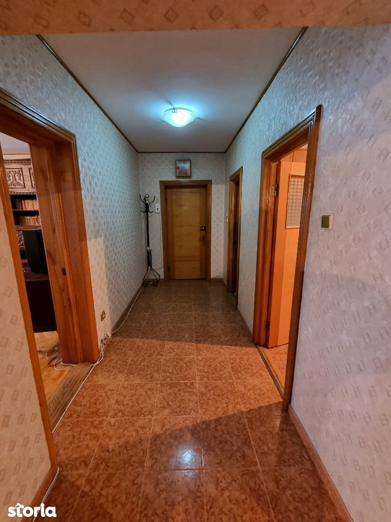 Bd-ul Independentei- Scolilor- Apartament 3 camere- Liber