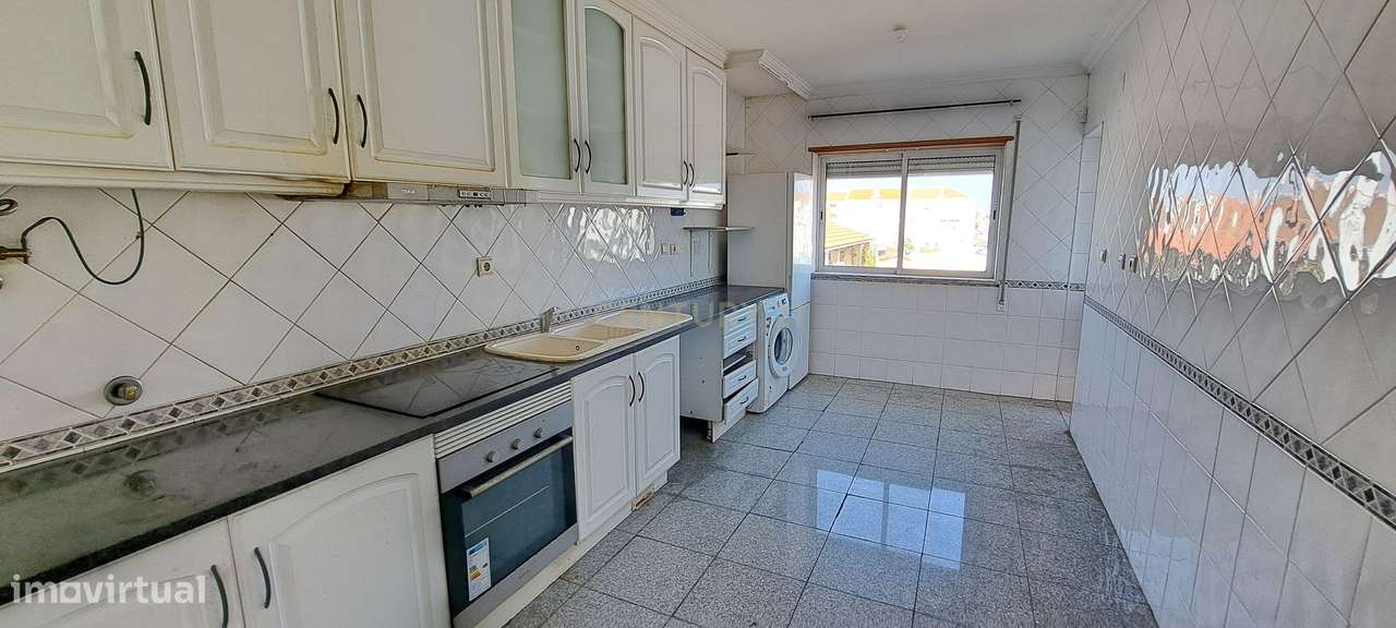 Apartamento T3 com 110m2 , com arrecadação e lugar de estacionamento n - Grande imagem: 5/16