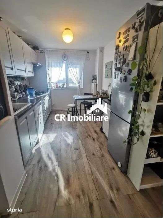 Vanzare Apartament  4. Camere Calea Mosilor La Cheie-3