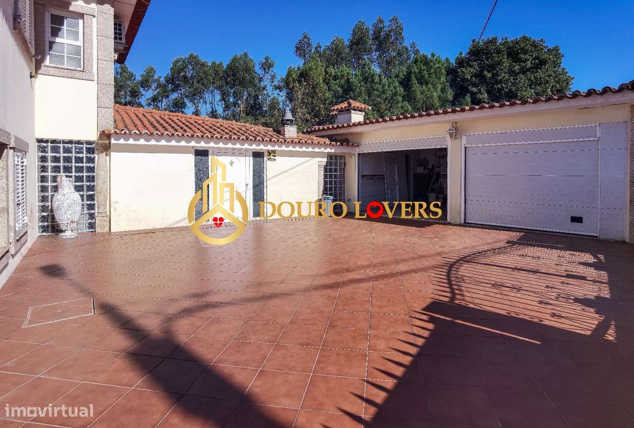 Moradia T4 com Piscina e Jardim em Ferreira - Paços de Ferreira-33