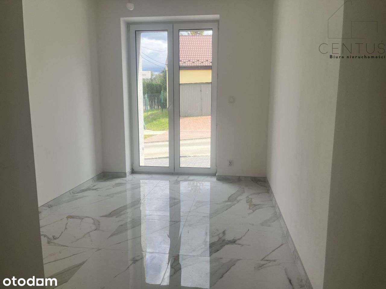 Kawalerka z miejscem postojowym-0