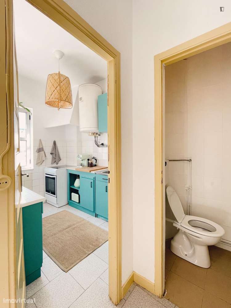 Quarto - localizado em Santo Ildefonso Porto - Grande imagem: 4/8