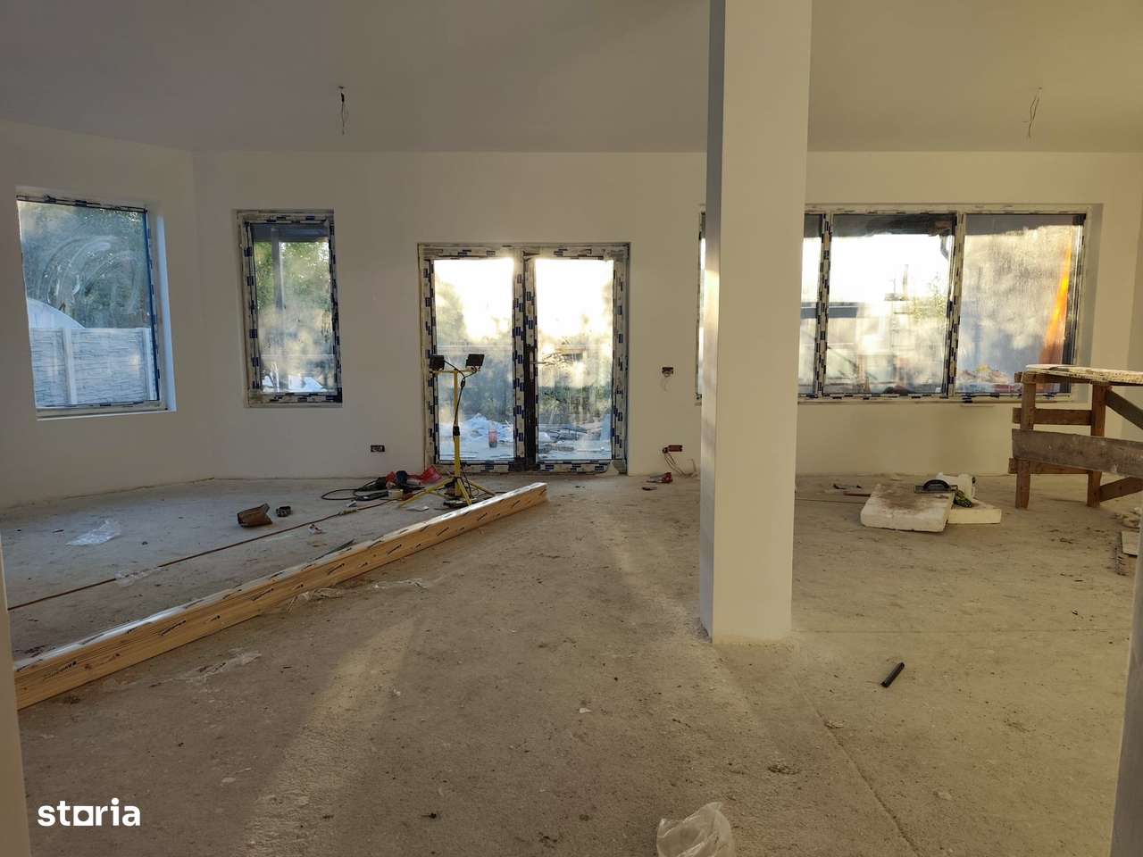 FARA COMISIOANE in Gulia la drum asfaltat casa 4 camere 2 bai P+M-18