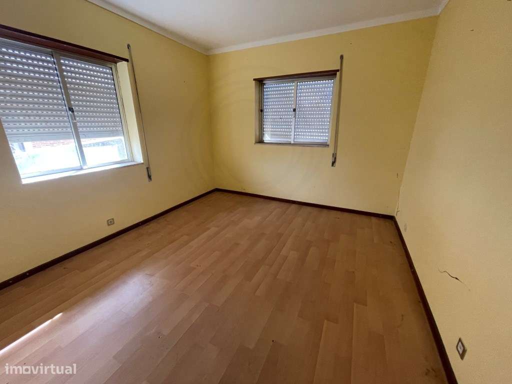 Prédio para Habitação no Bairro de São Sebastião - Bragança - Grande imagem: 2/36