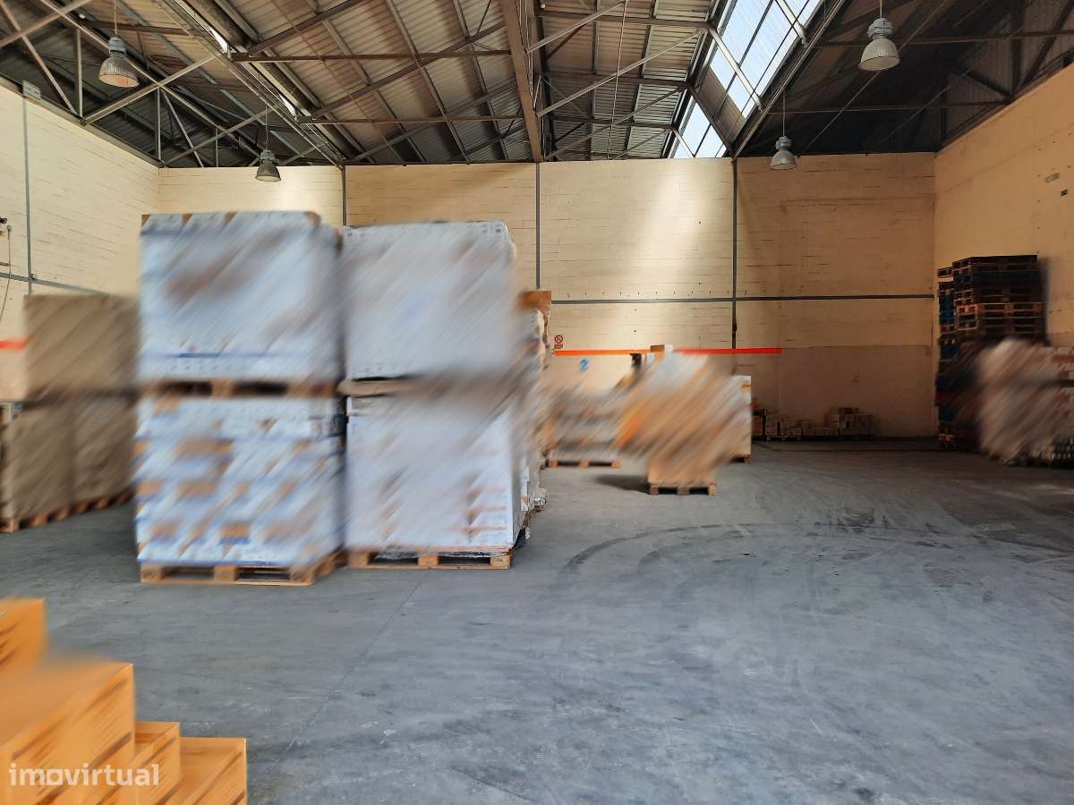 Armazém Venda Palmela | 2.231 m2 | Licença Industrial e Serviços-8