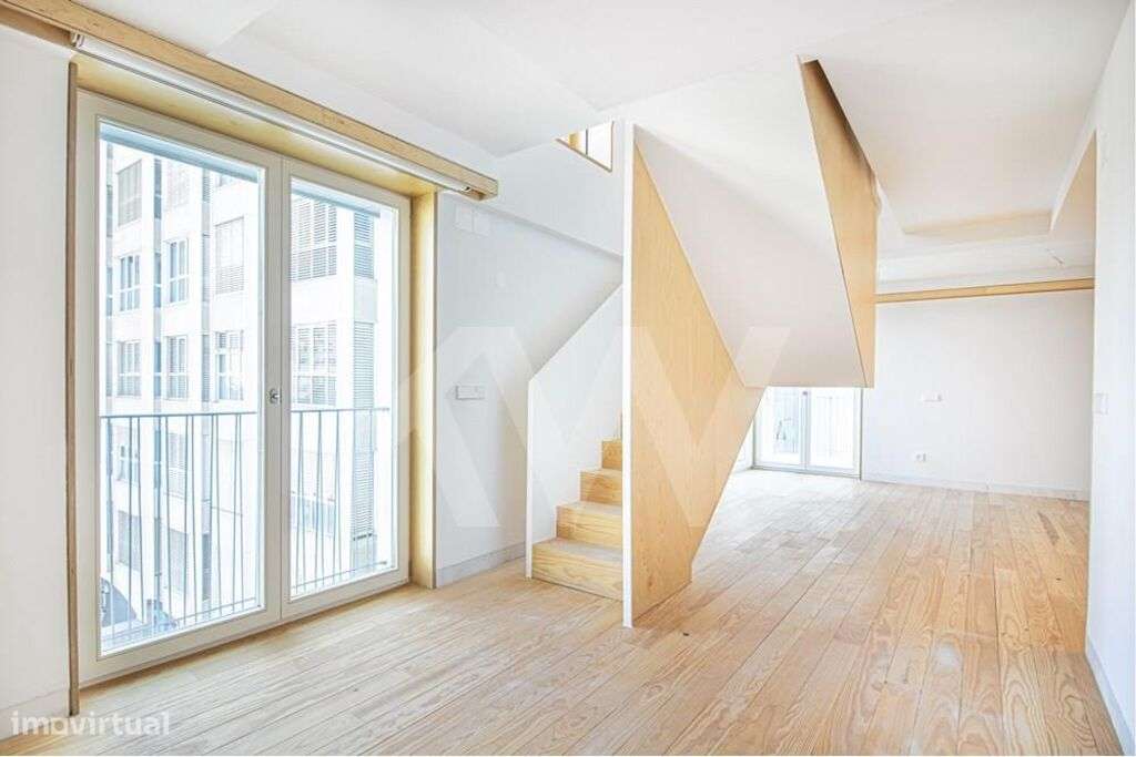 Apartamento T1 Duplex com varanda Privativa e vista desafogada para o - Grande imagem: 1/19