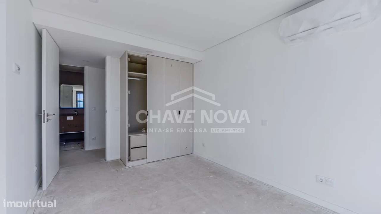 Apartamento T3 Novo c/ Lugar de Garagem Duplo na Madalena-22