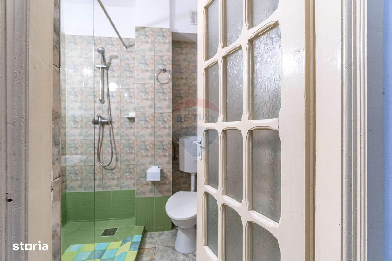 Casă / Vilă cu 20 camere de vânzare în Timisu de Jos, DN1, Brasov-14