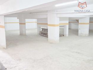 Garagem com 250 m2 para venda em Vila Franca de Xira - Li...