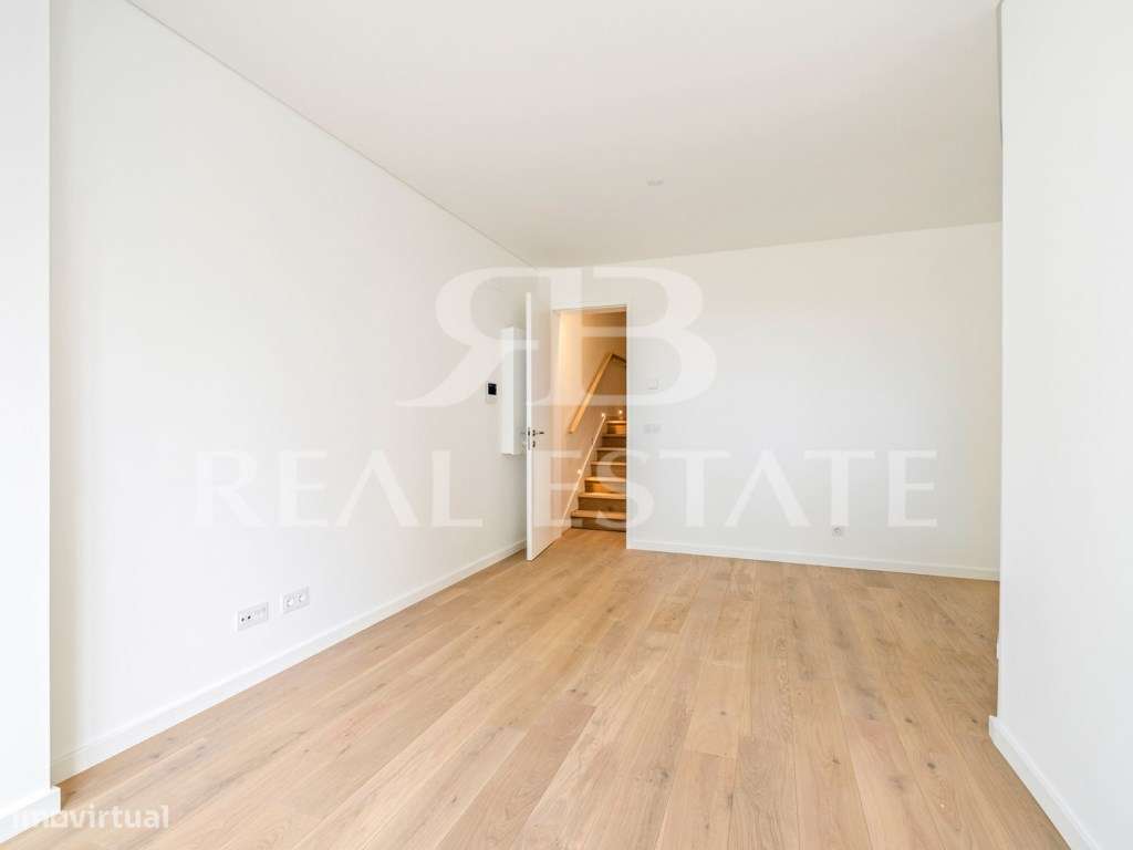 Moradia T4 com Jardim e Piscina no Monte Estoril - Cascais-38