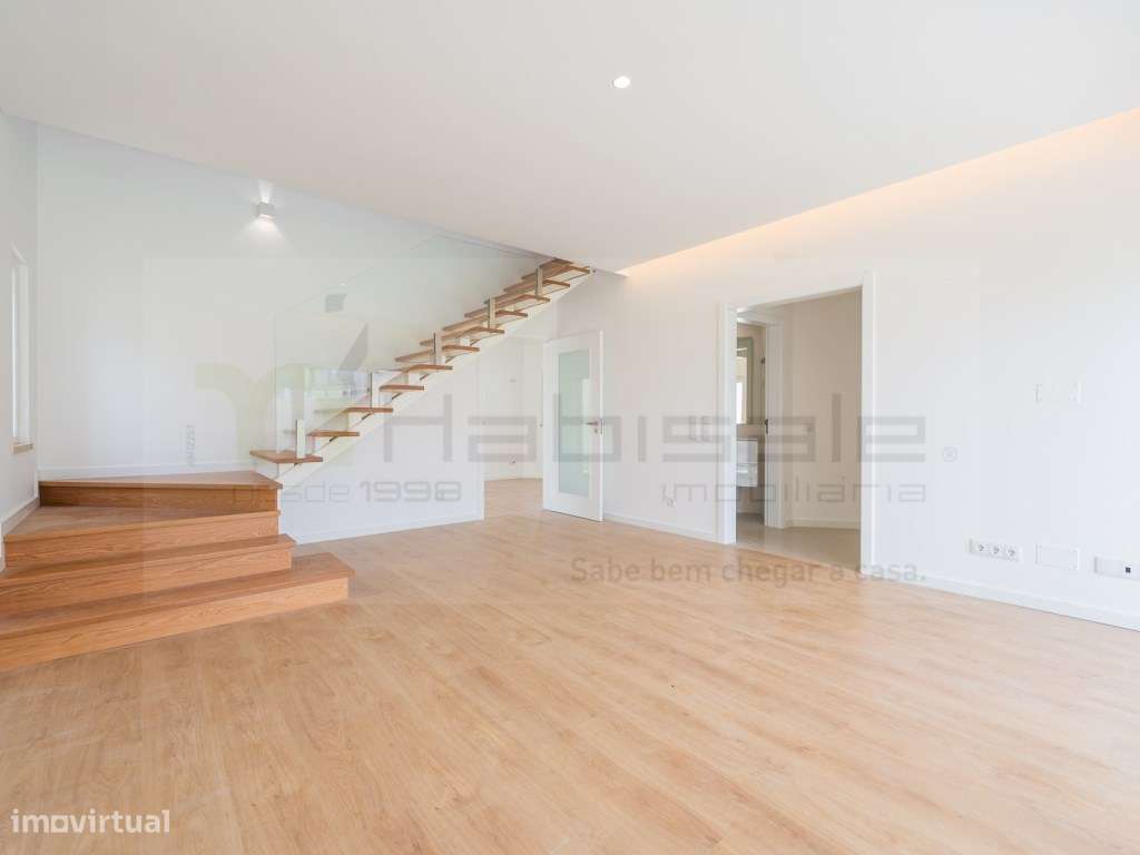 Moradia T3 Isolada NOVA em São Domingos de Rana - Grande imagem: 4/46