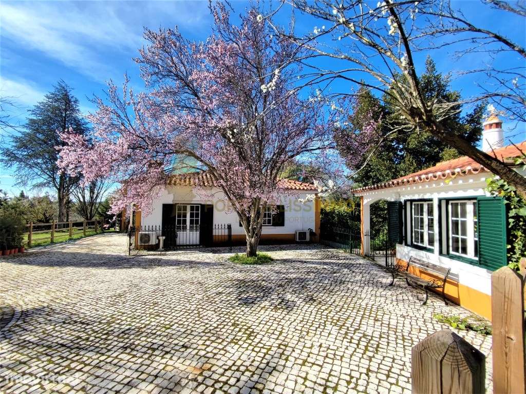 Vende-se: Elegante moradia térrea com anexo e piscina aquecida - Cu...-54