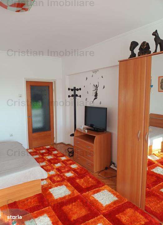 Ultracentral Bariera 1 cam 40mp etaj intermediar Mobilat si Utilat - Imagine principală: 1/10