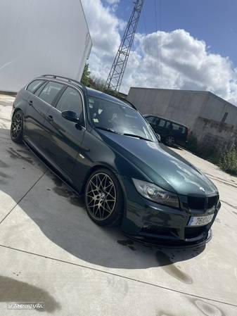 BMW 330 i Touring - 1