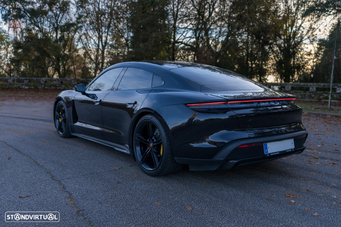 Porsche Taycan Turbo S - 5