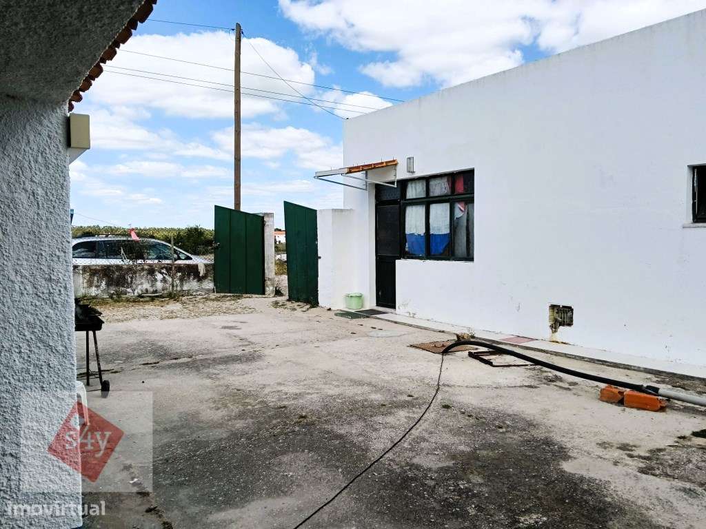 Quintinha com Moradia Térrea em Santo Isidro de Pegões!-10