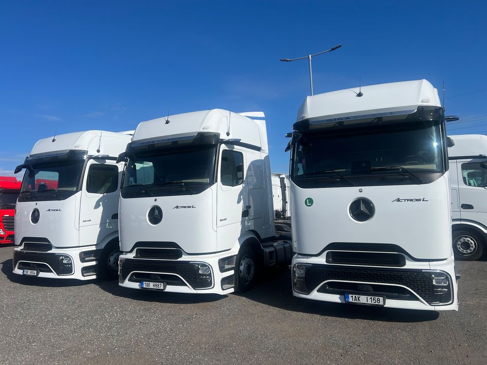 Mercedes-Benz Actros 2025