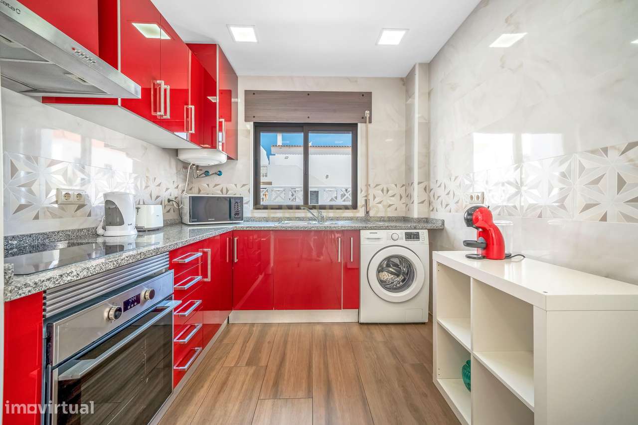 Apartamento T2 com terraços e piscina a 100 metros da praia da Oura –-4