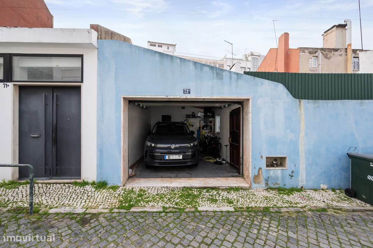 Apartamento T2+1 com 50 m² de Logradouro privativo e garagem, Lisboa-5