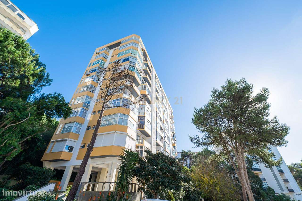 Excelente T2 Totalmente Remodelado | Monte Estoril-32