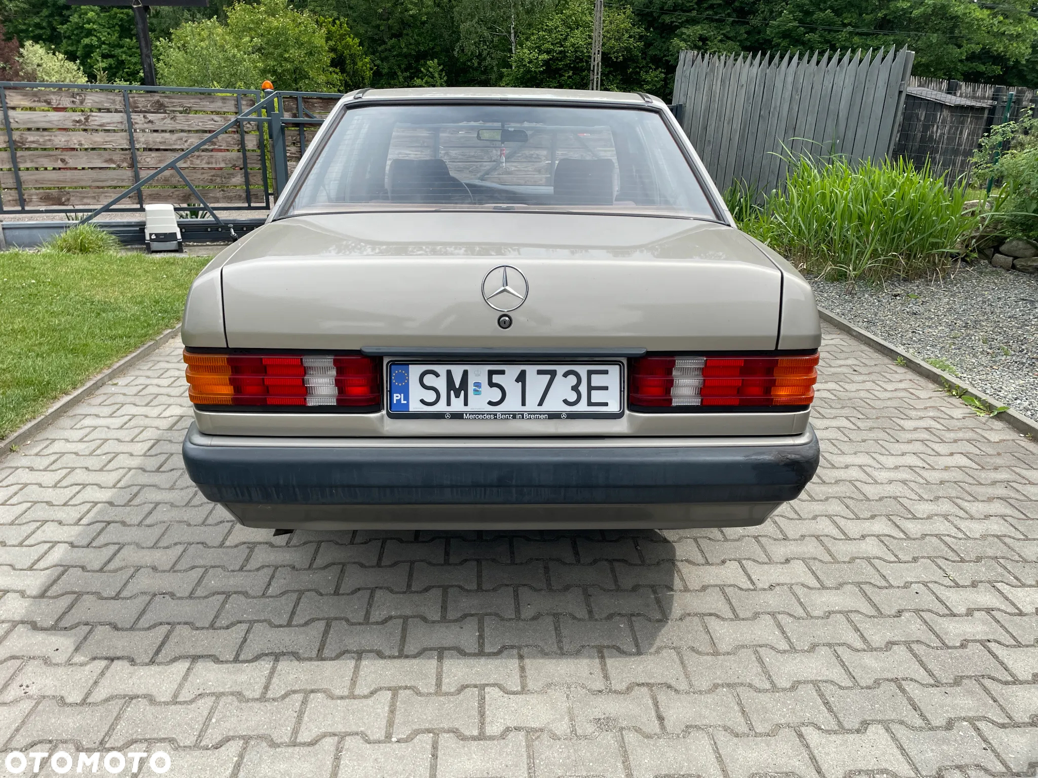 Mercedes-Benz W201 (190) - 13