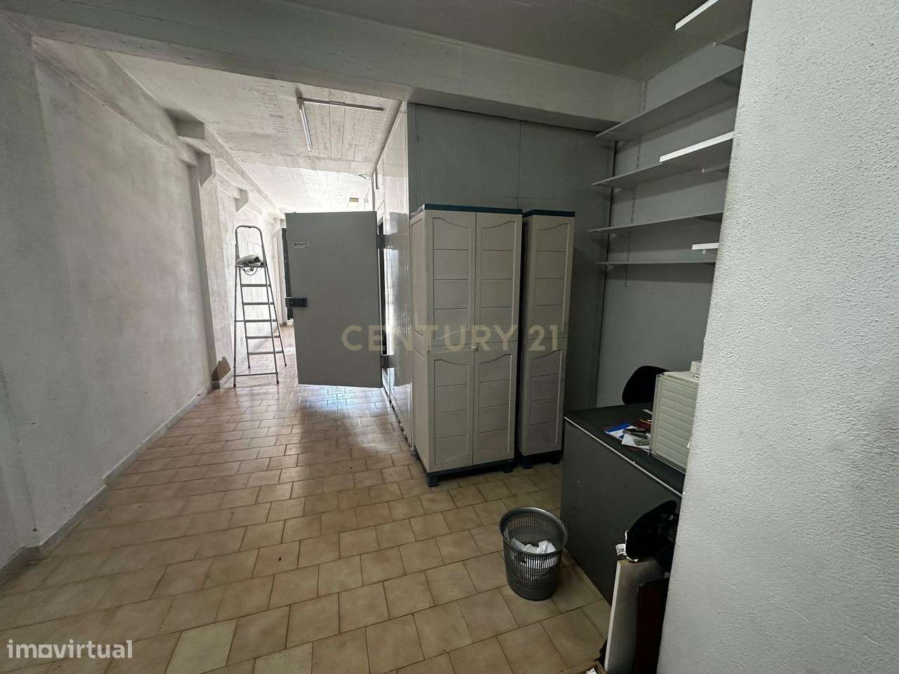 Armazém/Garagem em Mina de Água, Amadora - 45m² - Grande imagem: 4/9