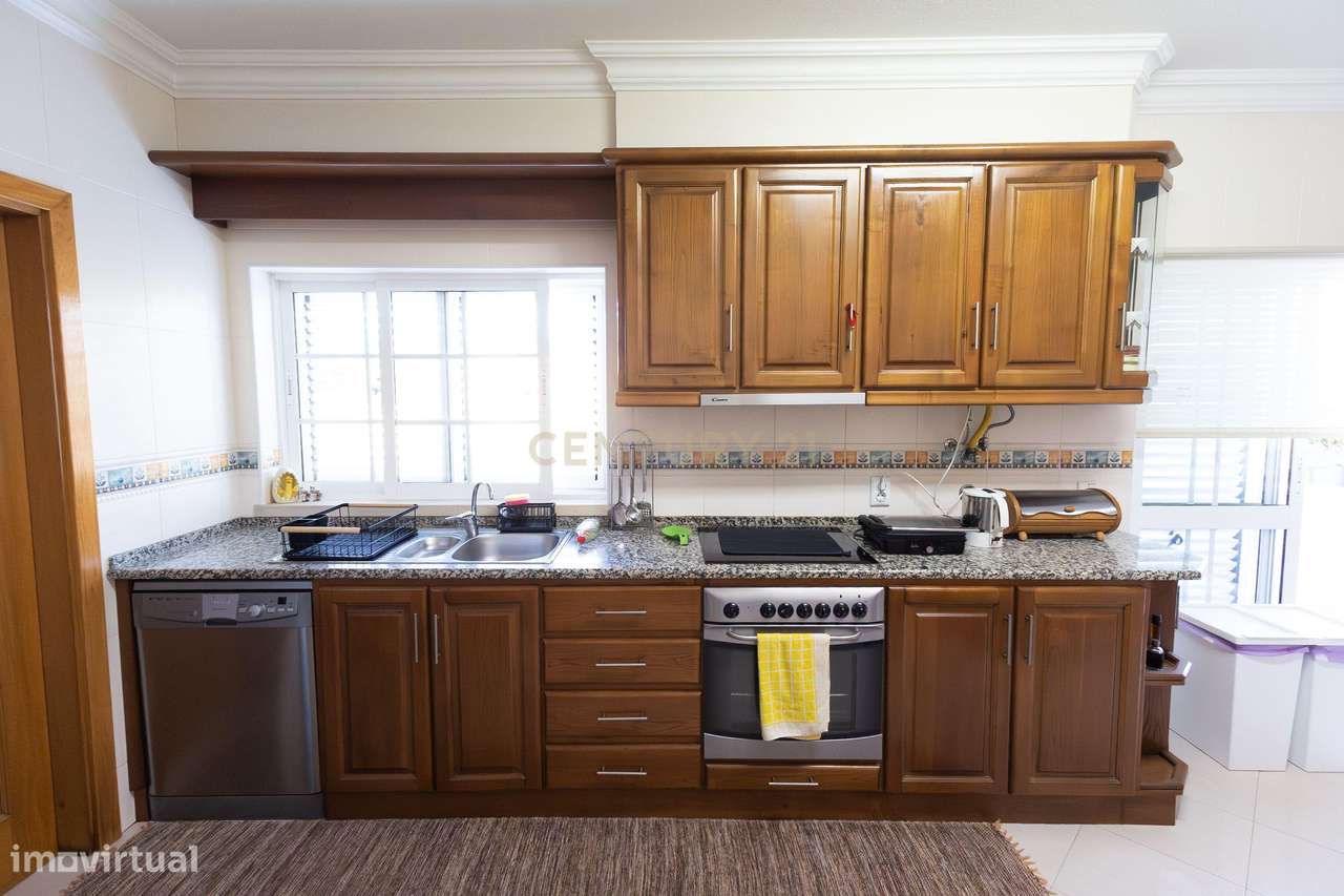 Moradia T4+1 em Condomínio Fechado – Alfacenhas Vila-15