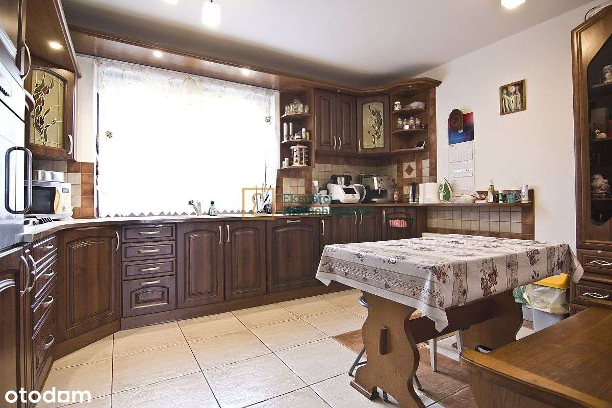 Duży dom z garażem w okolicach ul. Wywrockiego-4