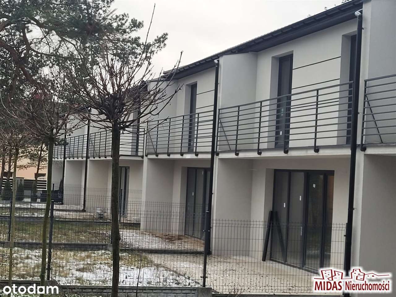Nowe domy, zabudowa szeregowa, osiedle zamknięte