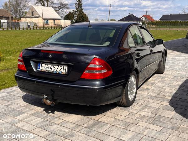 Mercedes-Benz Klasa E 240 4-Matic Elegance - 4