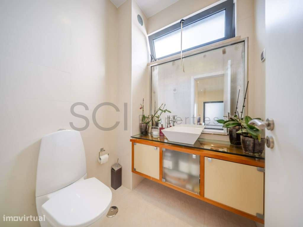 Moradia com piscina nas Quintinhas-25
