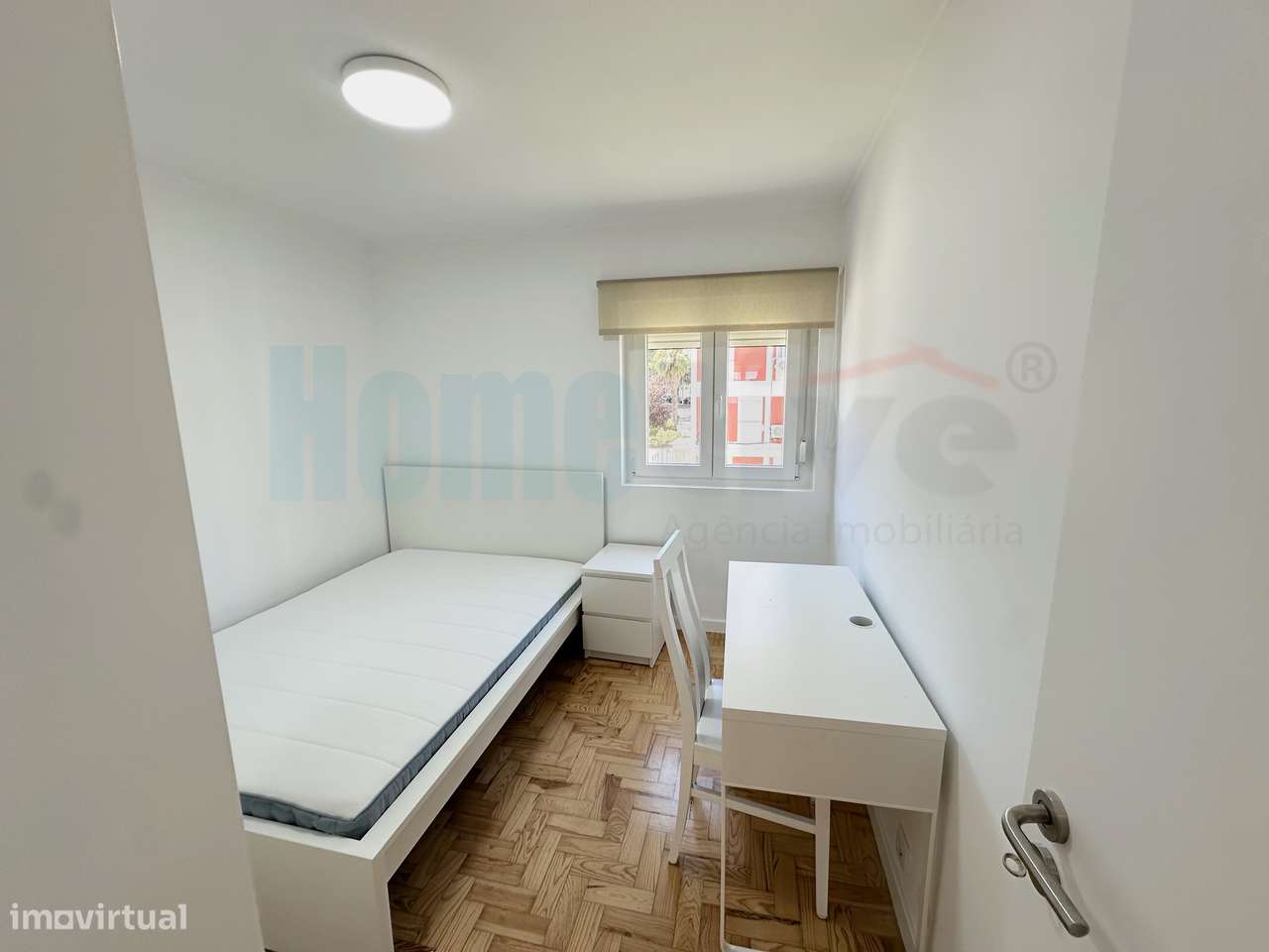 Apartamento T4 Remodelado e Mobilado Charquinho, Benfica-15