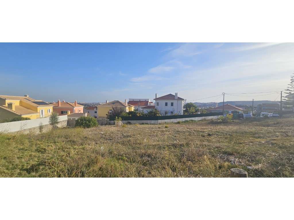 Terreno urbano para construção com 1220m2 - Famões, Odivelas-16