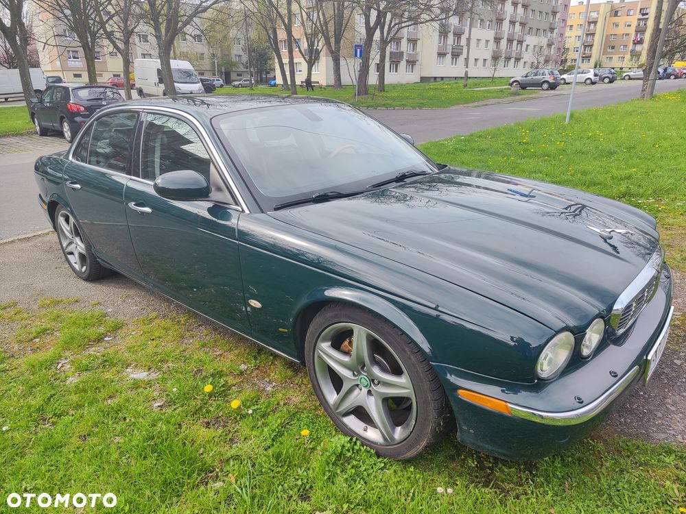 Jaguar XJ