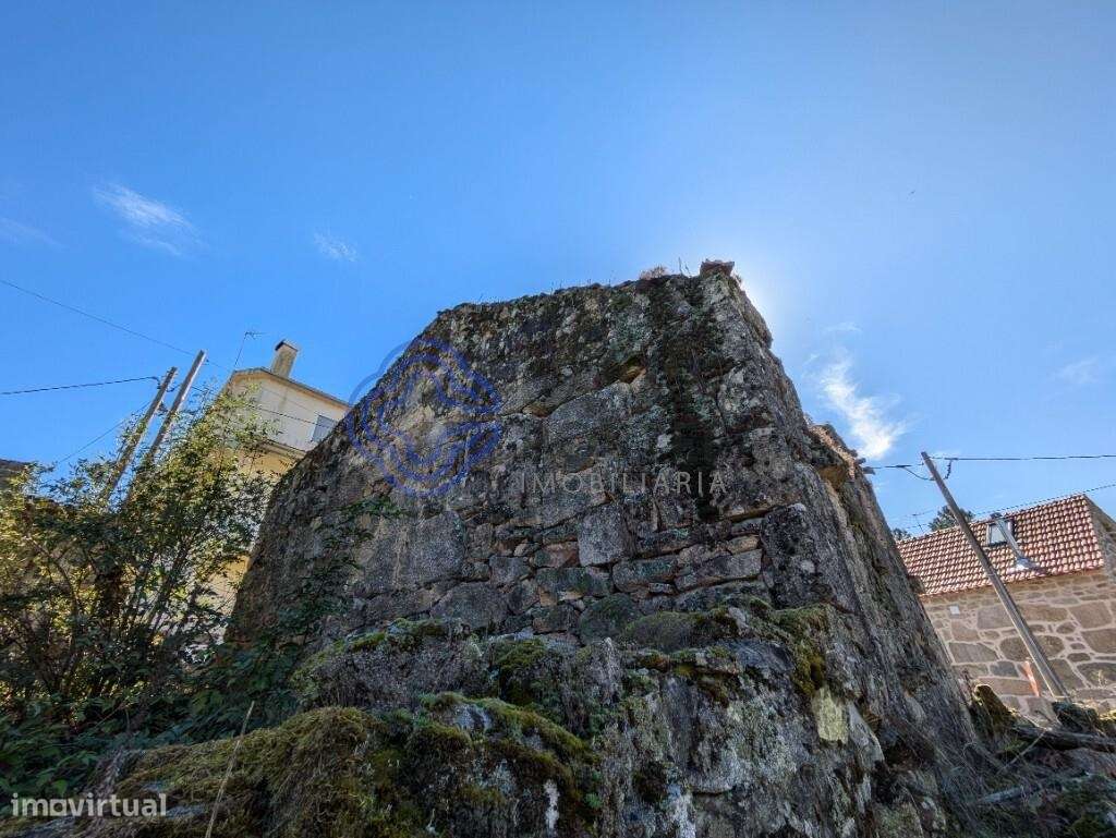 Ruína de pedra para recuperar - Grande imagem: 5/17