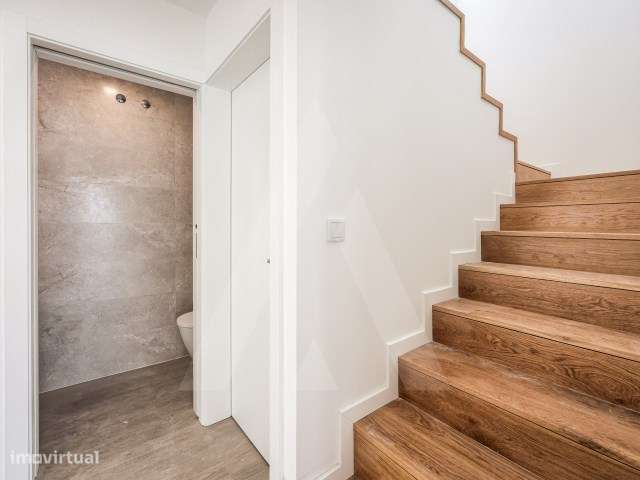 Moradia T4 + 1 de arquitetura moderna a 7 minutos do centro de Aveiro-26