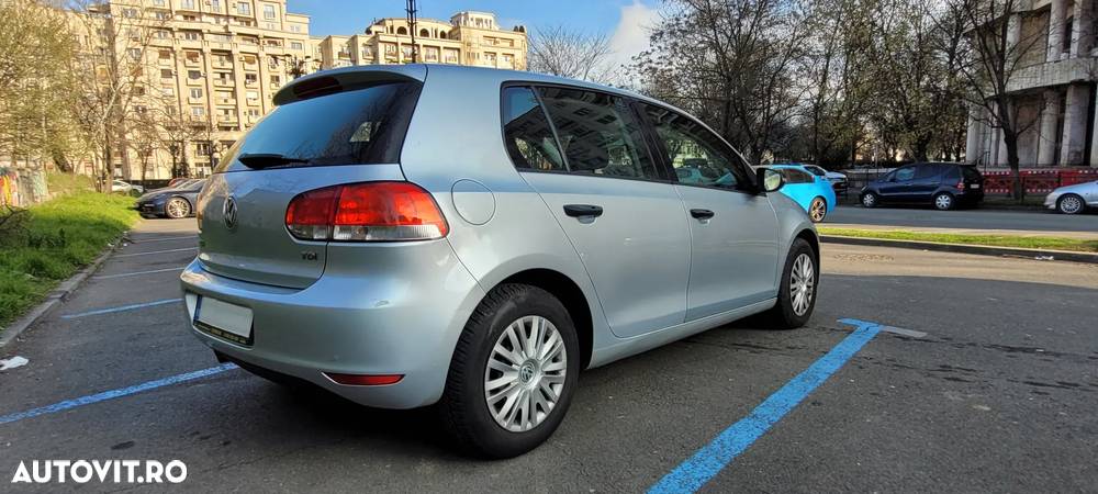 Volkswagen Golf 1.6 TDI DPF Trendline - 6