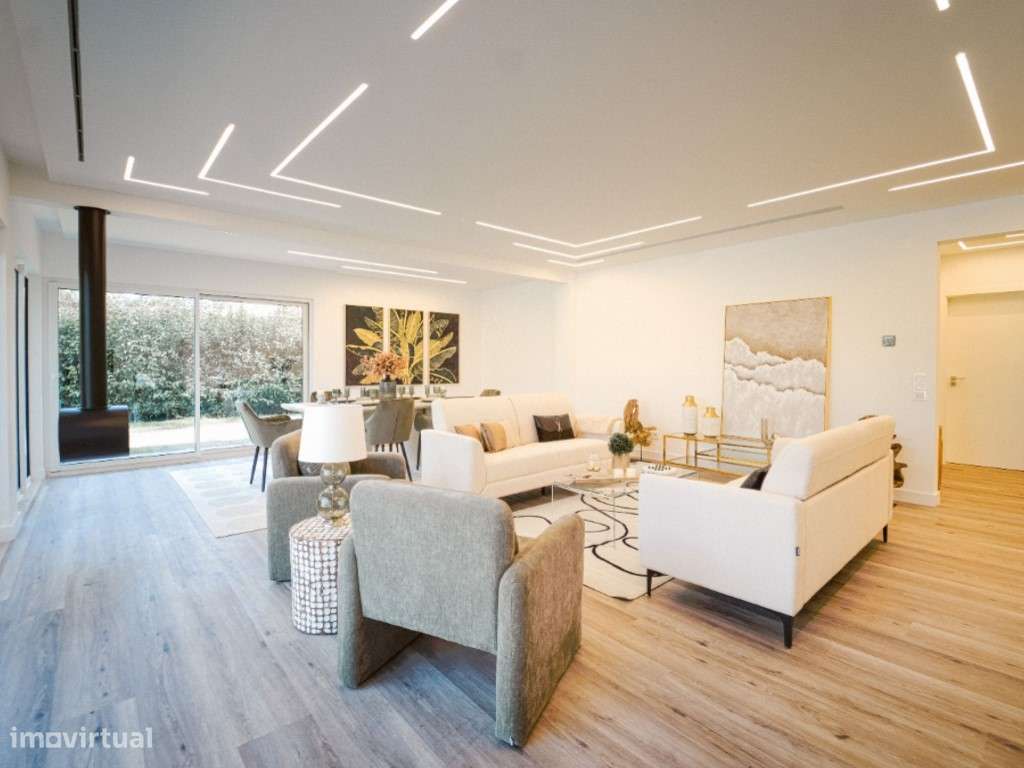 Moradia T4 com Jardim Privado e Piscina na Aroeira-5