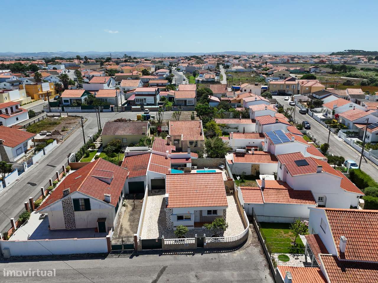 MORADIA TÉRREA T2+2 COM GARAGEM E PISCINA AQUECIDA, NA SILVEIRA, A 5 M-43
